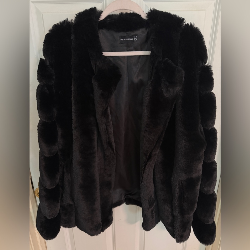 PrettyLittleThing Black Premium Faux Fur Vertical Bubble Coat